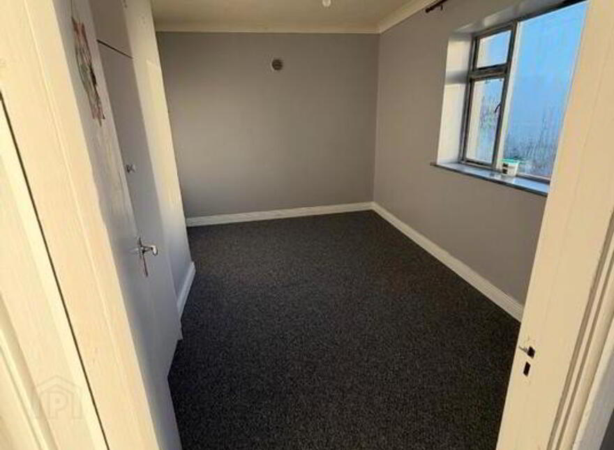 Myoran, Leitrim Village, N41F220