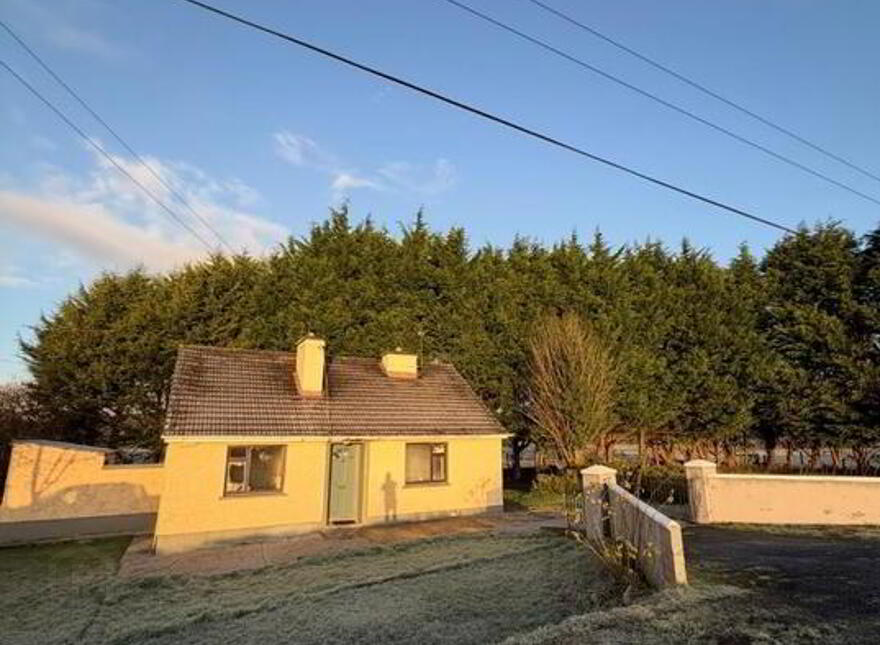 Myoran, Leitrim Village, N41F220