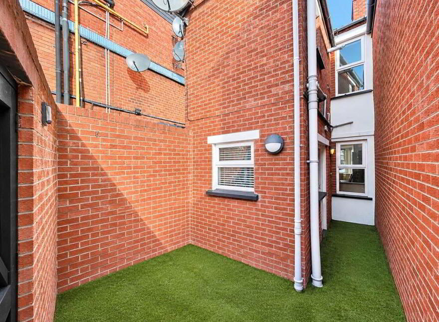 9 Raby Street, Belfast, BT7 2GY