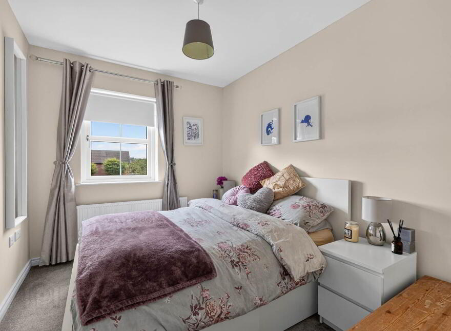 15 Meadow Crescent, Lisburn, BT28 3RN