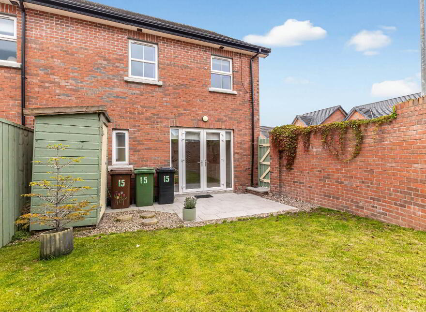 15 Meadow Crescent, Lisburn, BT28 3RN