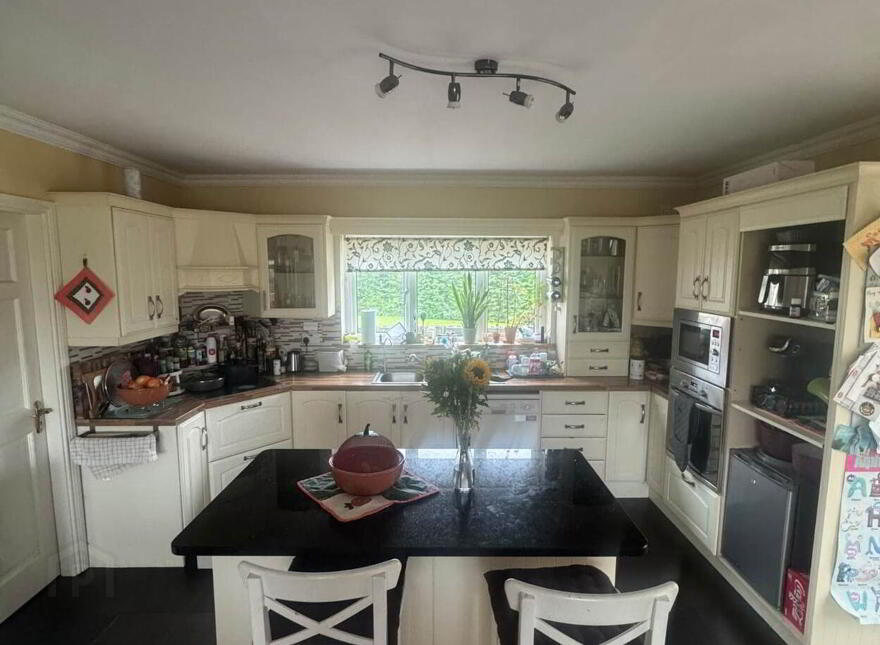 Caherlissakill, Monivea, H65VW08