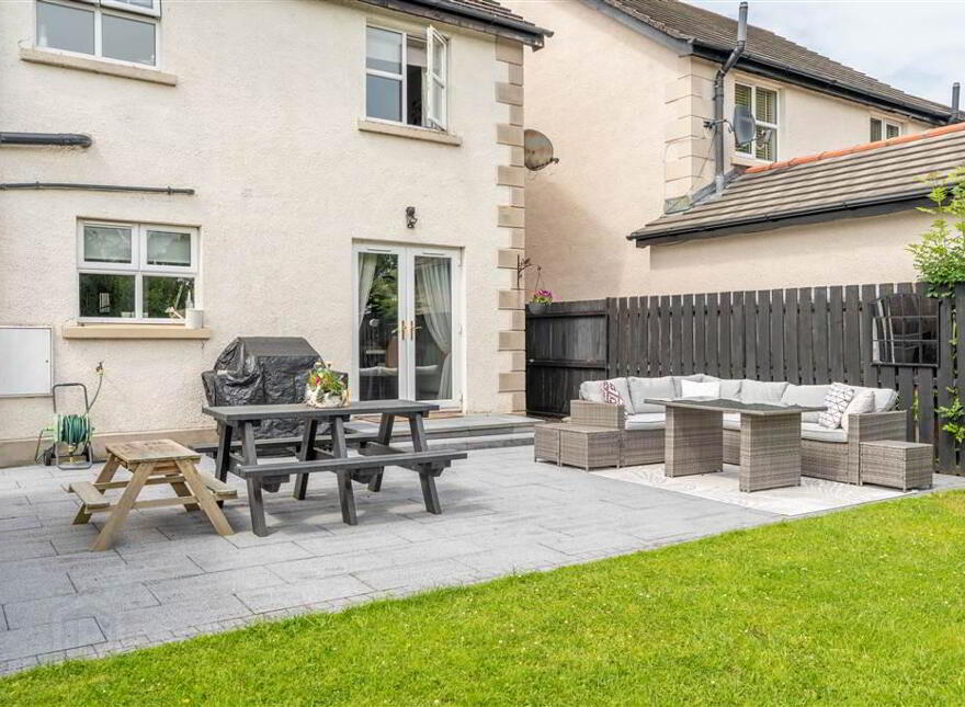 44 Millhouse Glen, Antrim, BT41 2UJ