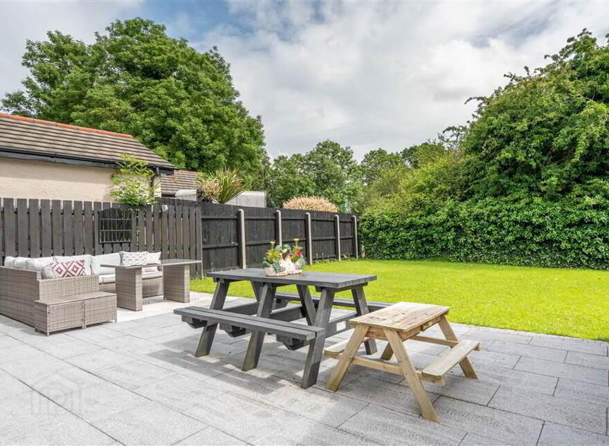 44 Millhouse Glen, Antrim, BT41 2UJ