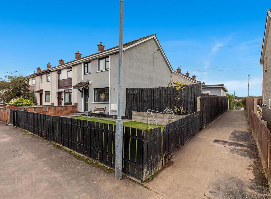 26 Campsie Park, Dundonald, Belfast, BT16 2SF