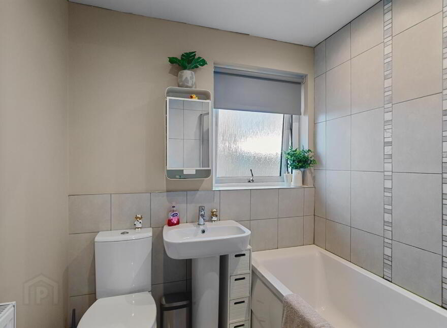 26 Campsie Park, Dundonald, Belfast, BT16 2SF
