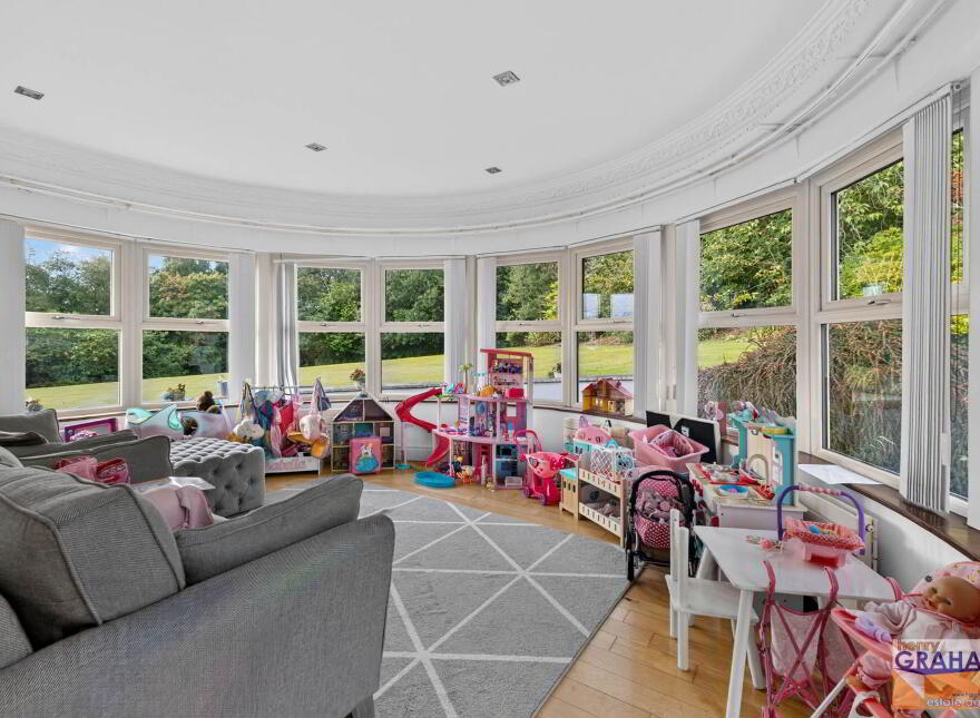 104 Carnbane Road, Royal Hillsborough, Lisburn, BT27 5NG