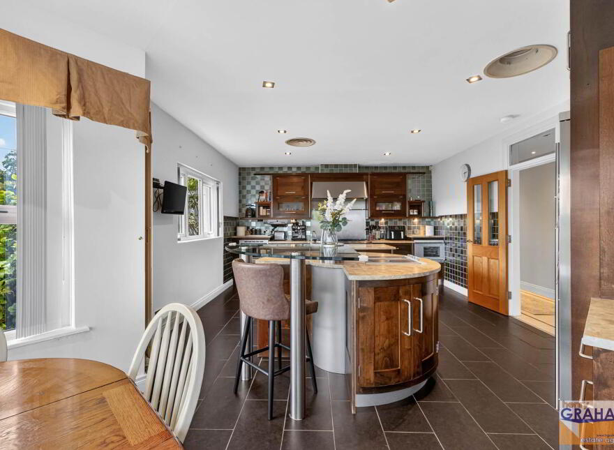 104 Carnbane Road, Royal Hillsborough, Lisburn, BT27 5NG