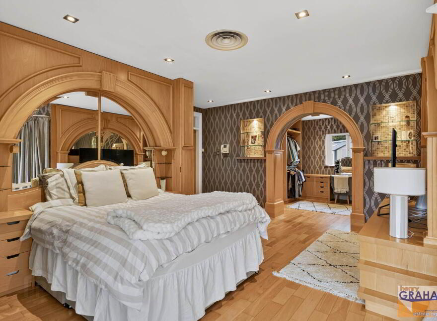 104 Carnbane Road, Royal Hillsborough, Lisburn, BT27 5NG