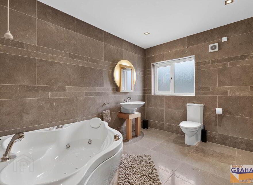 104 Carnbane Road, Royal Hillsborough, Lisburn, BT27 5NG