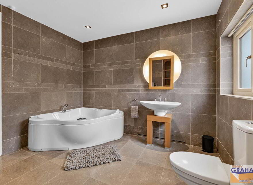 104 Carnbane Road, Royal Hillsborough, Lisburn, BT27 5NG