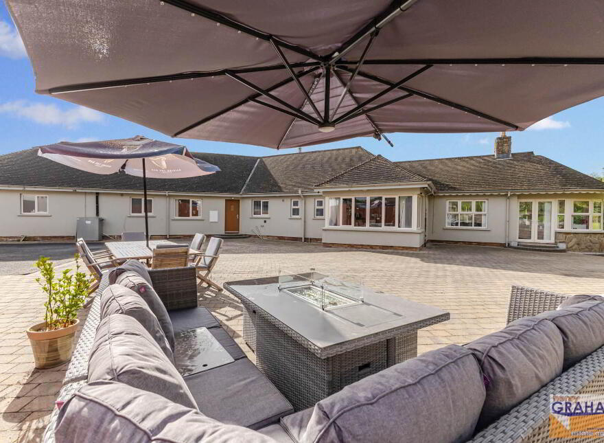 104 Carnbane Road, Royal Hillsborough, Lisburn, BT27 5NG