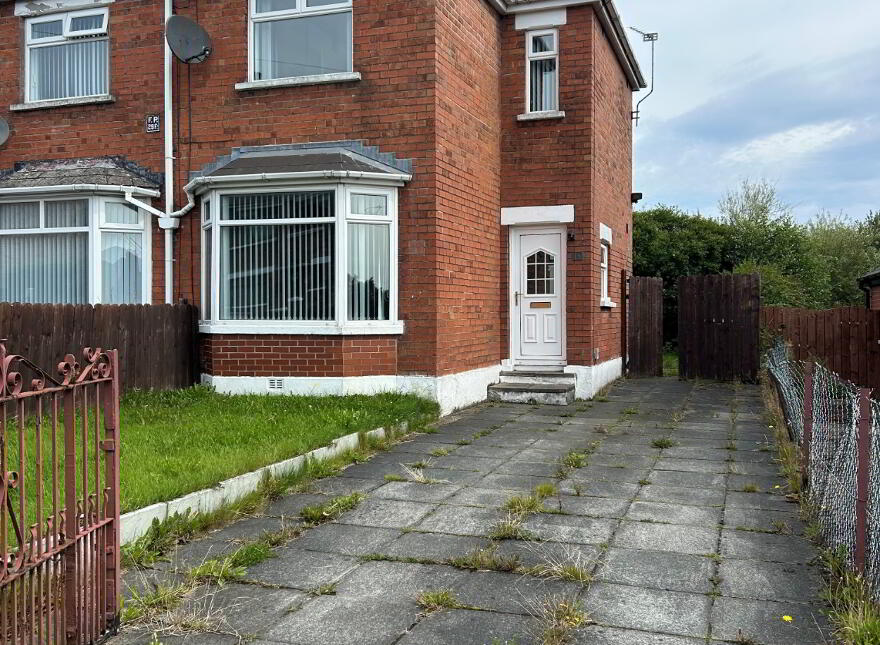 15 Benview Park, Belfast, BT14 8HT