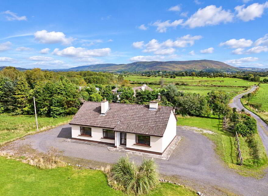 Srah, Foxford, F26XT67