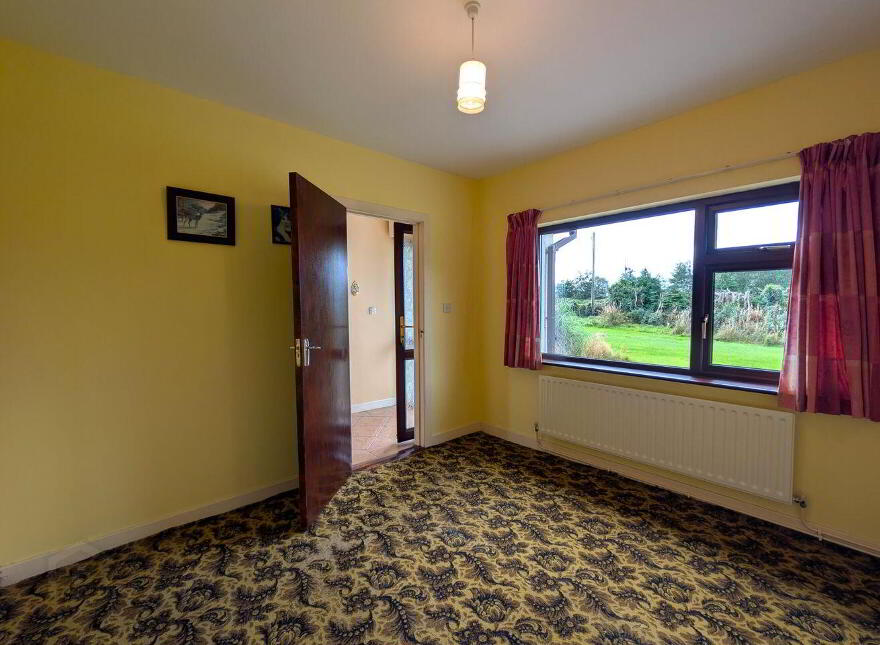Srah, Foxford, F26XT67