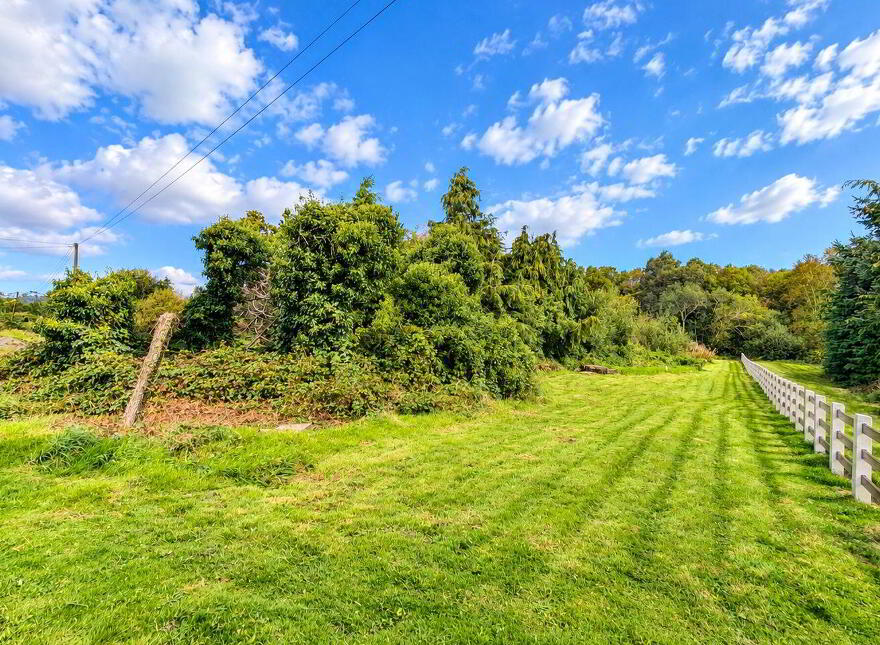 Srah, Foxford, F26XT67