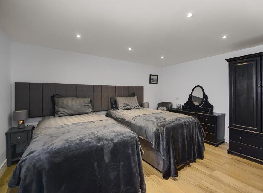 Merok, 10 Kerrs Road, Bangor, BT19 7QD