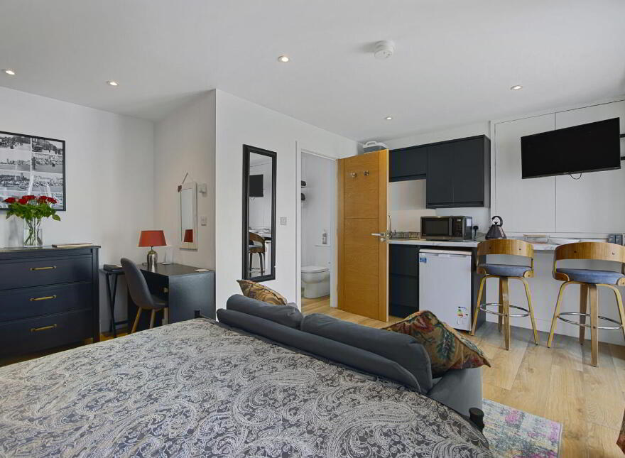 Merok, 10 Kerrs Road, Bangor, BT19 7QD