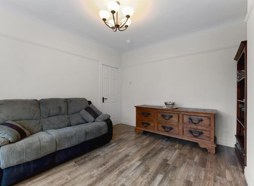 36 Belfast Road, Carrickfergus, BT38 8BT