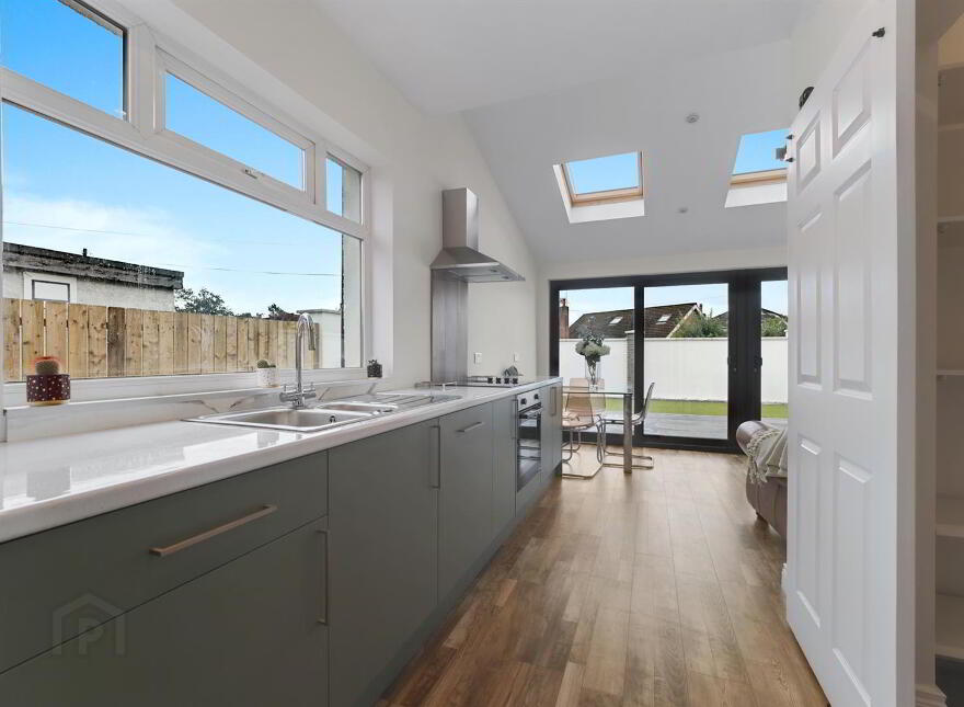 36 Belfast Road, Carrickfergus, BT38 8BT