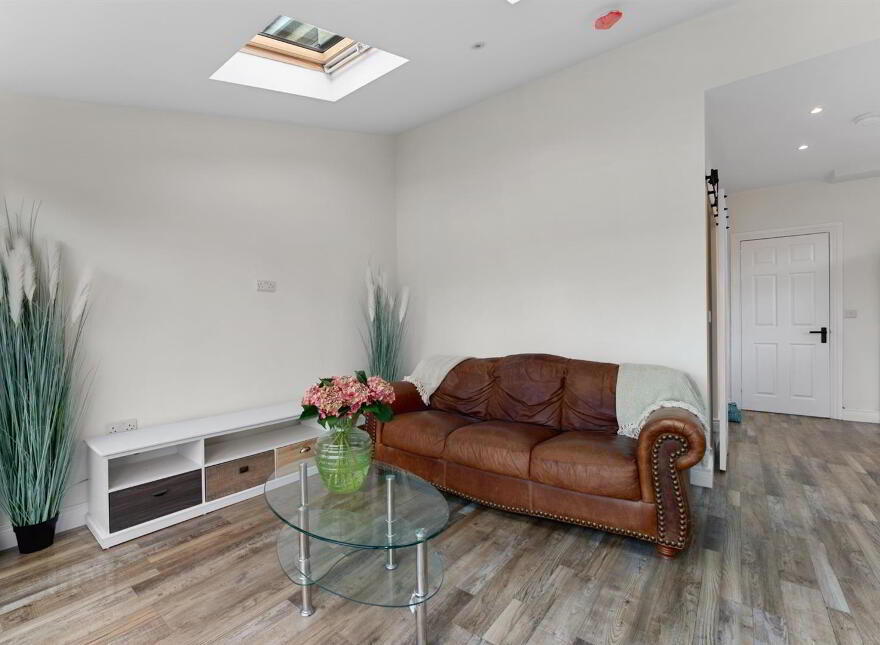 36 Belfast Road, Carrickfergus, BT38 8BT