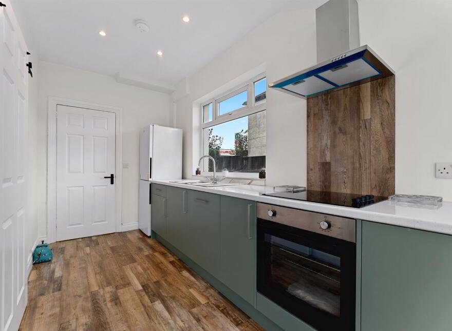 36 Belfast Road, Carrickfergus, BT38 8BT