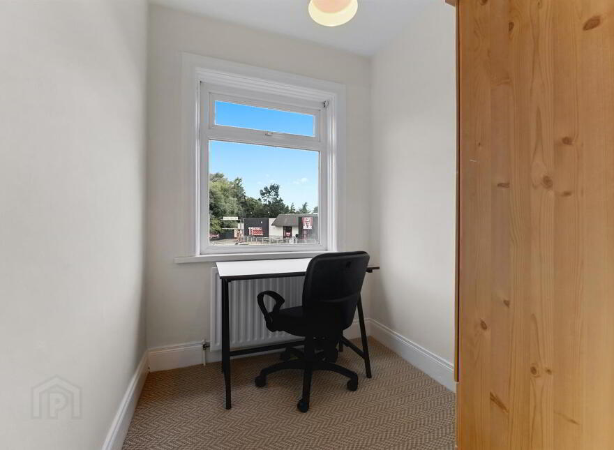 36 Belfast Road, Carrickfergus, BT38 8BT