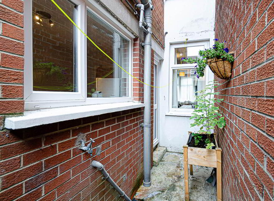 41 Rosebery Road, Ravenhill, Belfast, BT6 8JA
