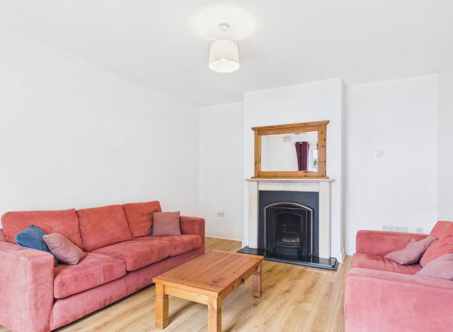 4 Laurel Grove, Dublin Road, Thurles, E41D6F7
