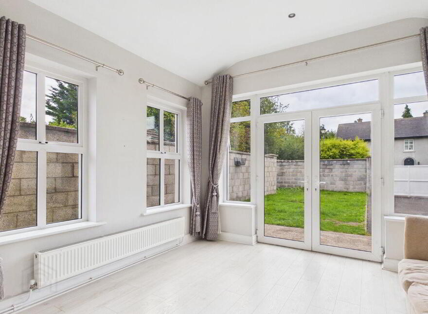 4 Laurel Grove, Dublin Road, Thurles, E41D6F7