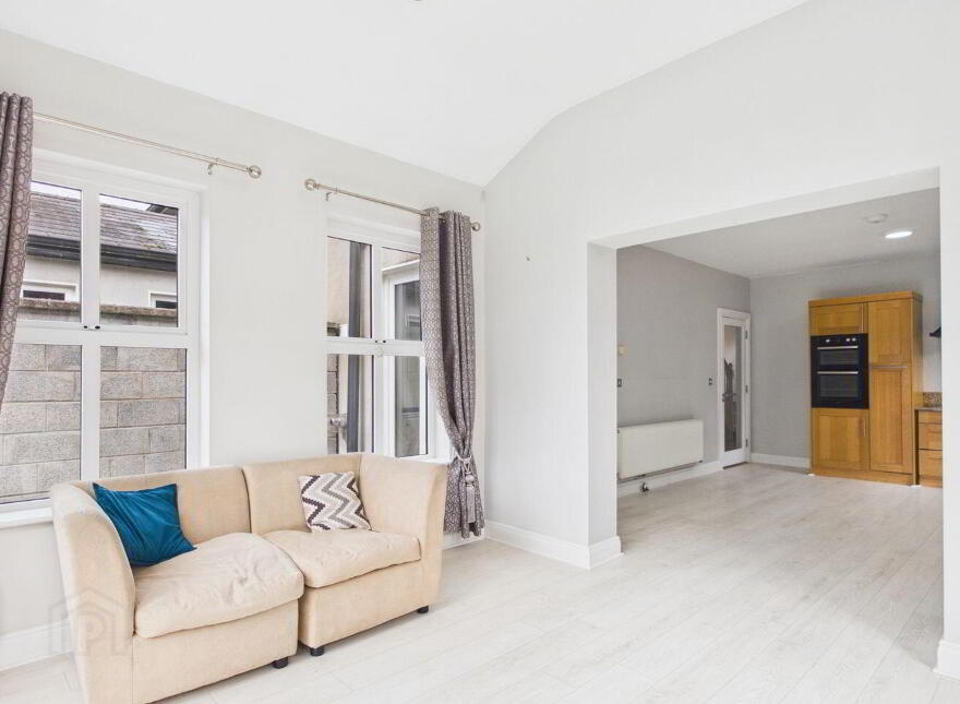 4 Laurel Grove, Dublin Road, Thurles, E41D6F7