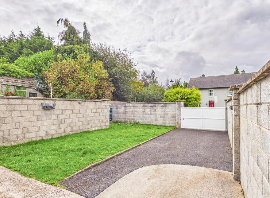 4 Laurel Grove, Dublin Road, Thurles, E41D6F7