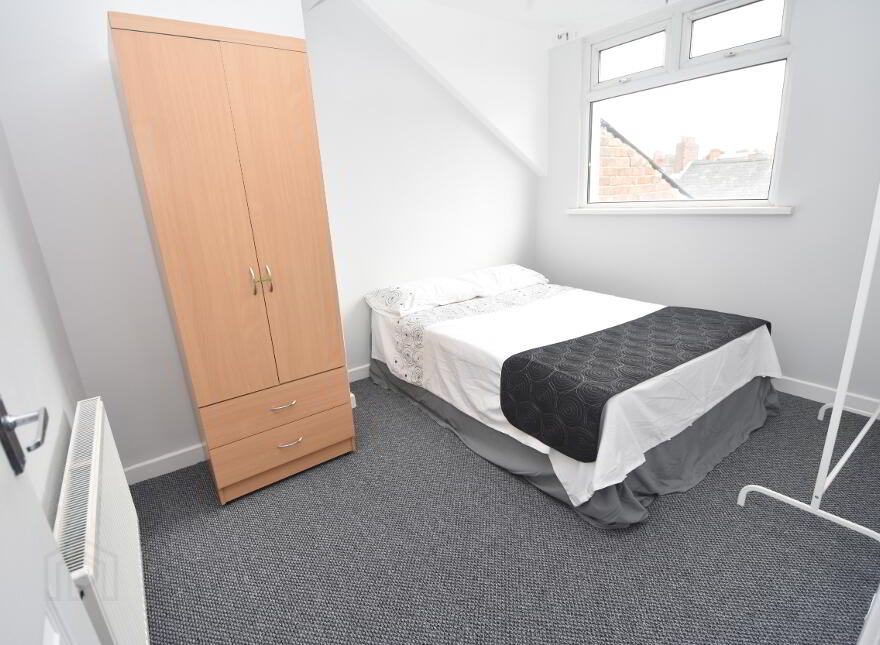 A & B (2 Bed & 1 Bed Apts), 58 Tates Avenue, Belfast, BT9 7BY