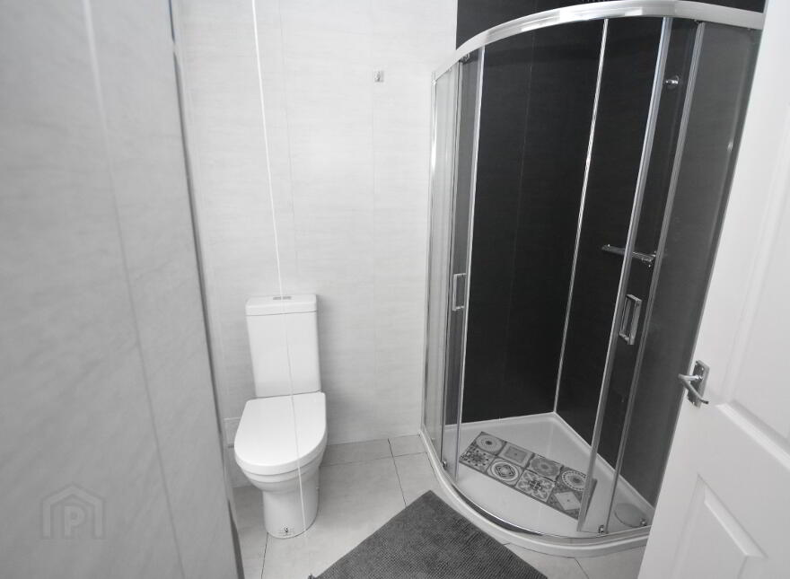 A & B (2 Bed & 1 Bed Apts), 58 Tates Avenue, Belfast, BT9 7BY
