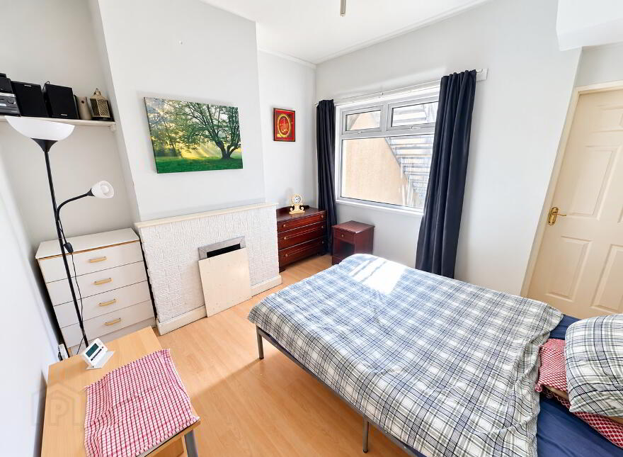A & B (2 Bed & 1 Bed Apts), 58 Tates Avenue, Belfast, BT9 7BY