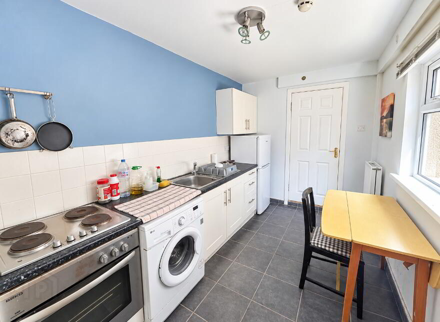 A & B (2 Bed & 1 Bed Apts), 58 Tates Avenue, Belfast, BT9 7BY