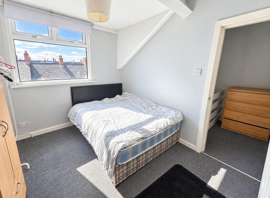 A & B (2 Bed & 1 Bed Apts), 58 Tates Avenue, Belfast, BT9 7BY
