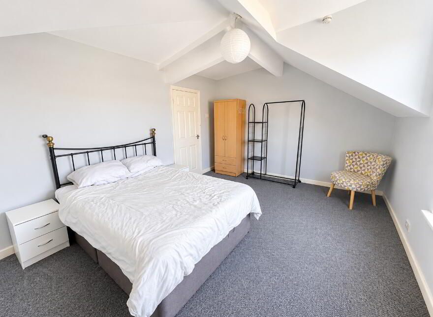 A & B (2 Bed & 1 Bed Apts), 58 Tates Avenue, Belfast, BT9 7BY