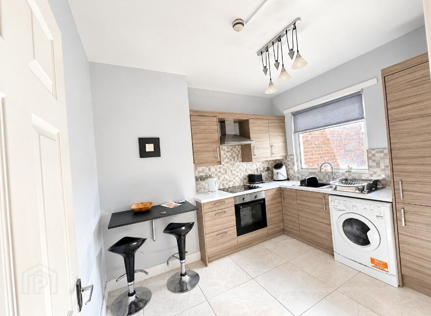 A & B (2 Bed & 1 Bed Apts), 58 Tates Avenue, Belfast, BT9 7BY