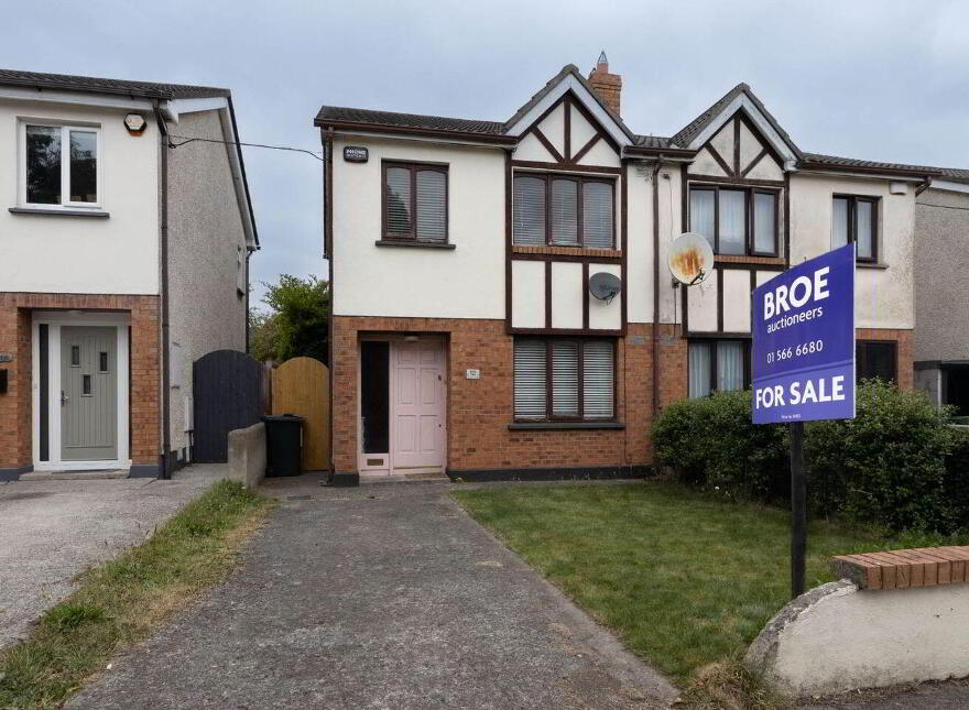 12 Woodford Parade, Clondalkin, D22V4X5