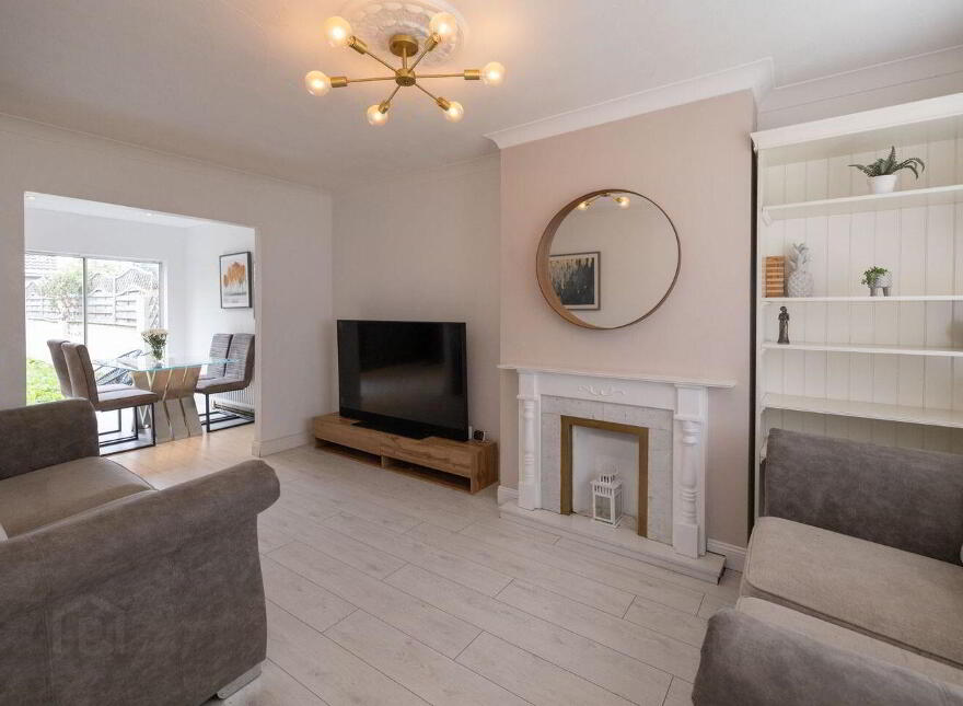 12 Woodford Parade, Clondalkin, D22V4X5