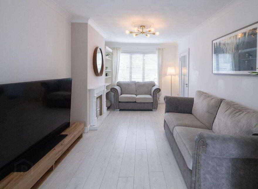 12 Woodford Parade, Clondalkin, D22V4X5
