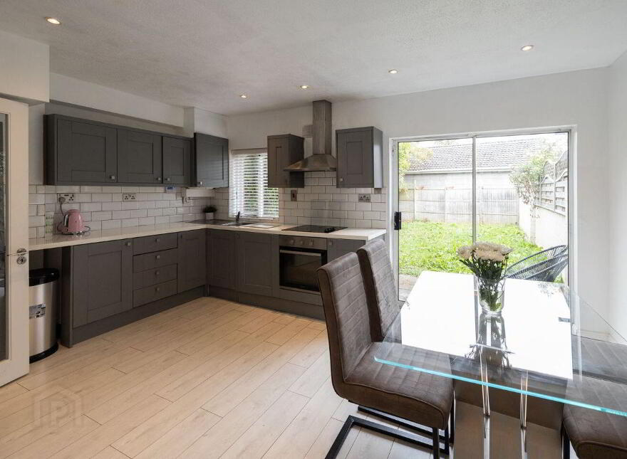 12 Woodford Parade, Clondalkin, D22V4X5