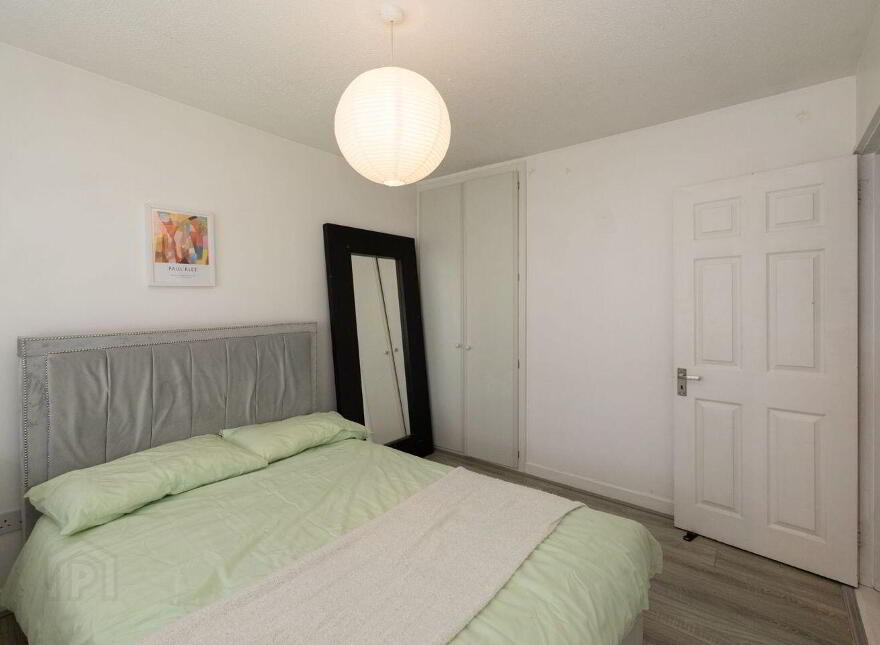 12 Woodford Parade, Clondalkin, D22V4X5