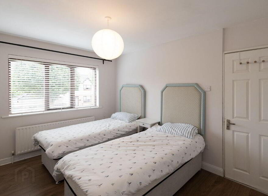 12 Woodford Parade, Clondalkin, D22V4X5