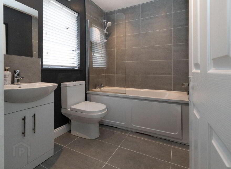12 Woodford Parade, Clondalkin, D22V4X5