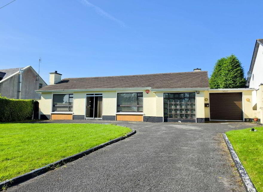 Sarnaught Lodge, Sarnaught, Castlebar, F23A990 photo