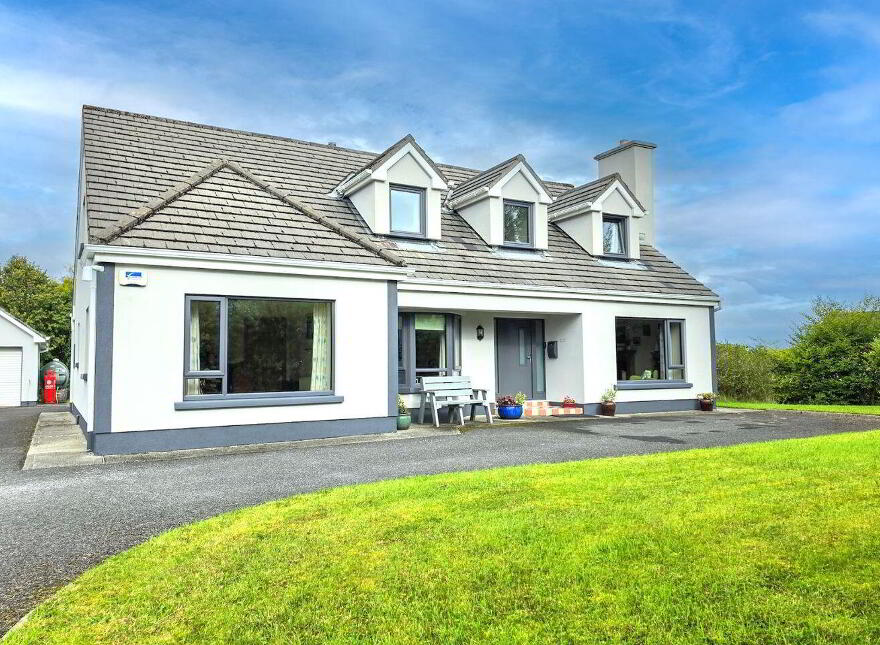 Knocknaskibbole, Sarnuaght, Castlebar, F23PK61 photo