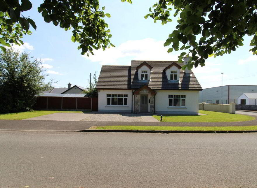 25 Deerpark, Crossmolina, F26T928 photo