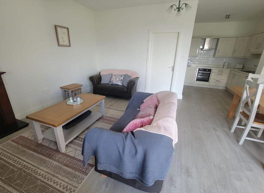 409 Kilkee Bay Apartments, Kilrush Road, Kilkee, V15P036